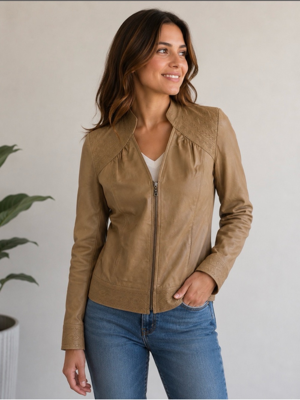 Danier Tan Leather Jacket w Stitching Detail | M​​